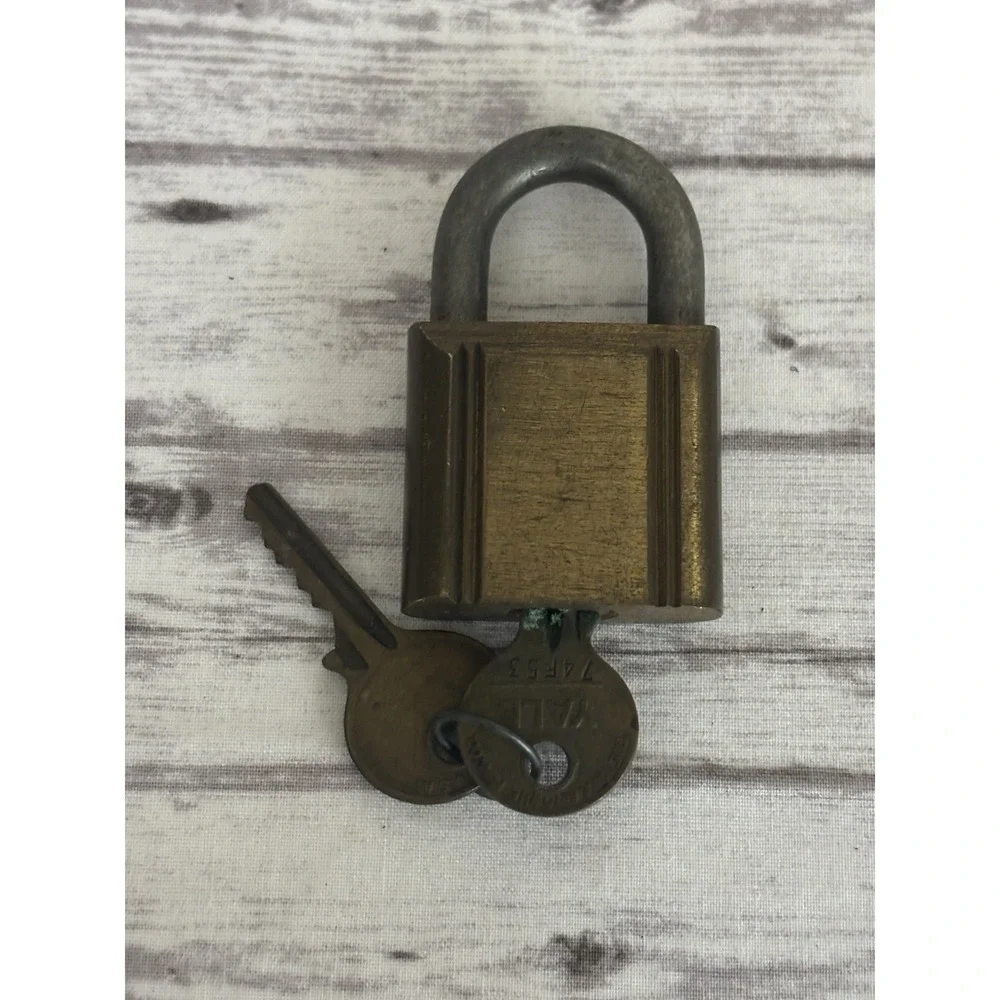N/A yale padlock